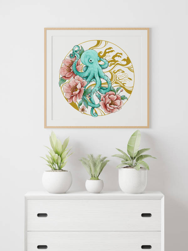 Affiche murale d'un poulpe turquoise entouré de pivoines roses et de motifs japonais dorés, style aquarelle, fond blanc, décoration marine et florale