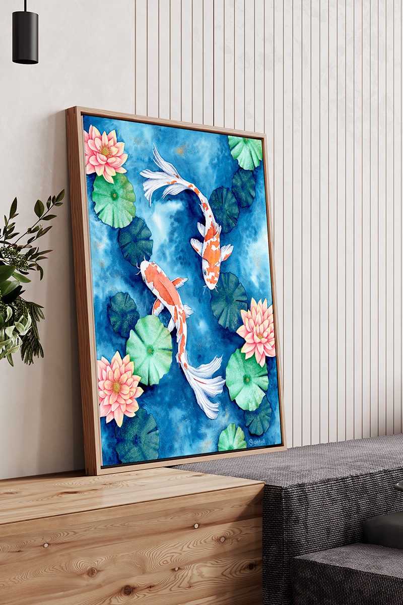 Affiche murale de carpes koï rouges et blanches parmi des nénuphars verts et des lotus roses, style aquarelle, fond bleu texturé, décoration zen